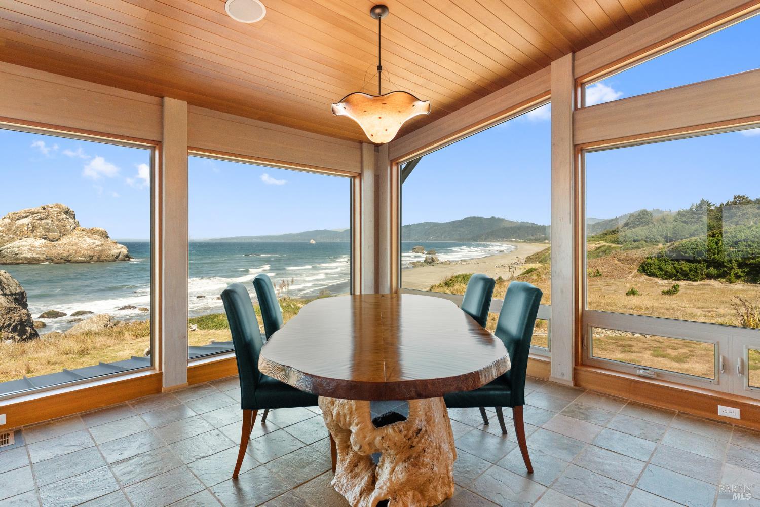 405 Island View Drive Smith River CA 95567