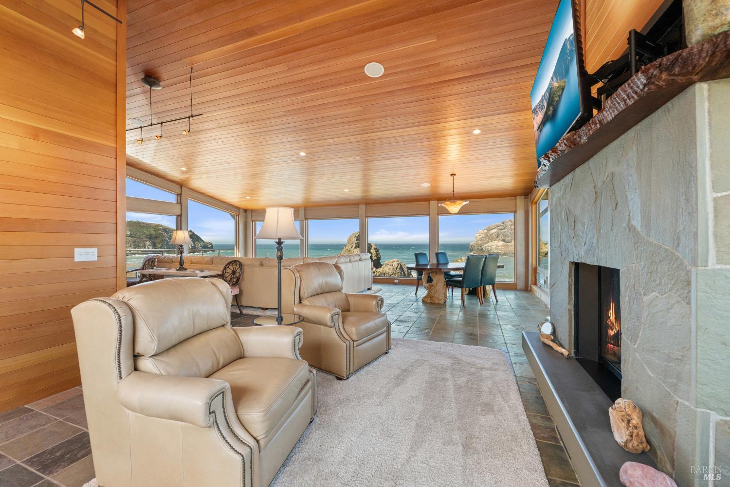 405 Island View Drive Smith River CA 95567