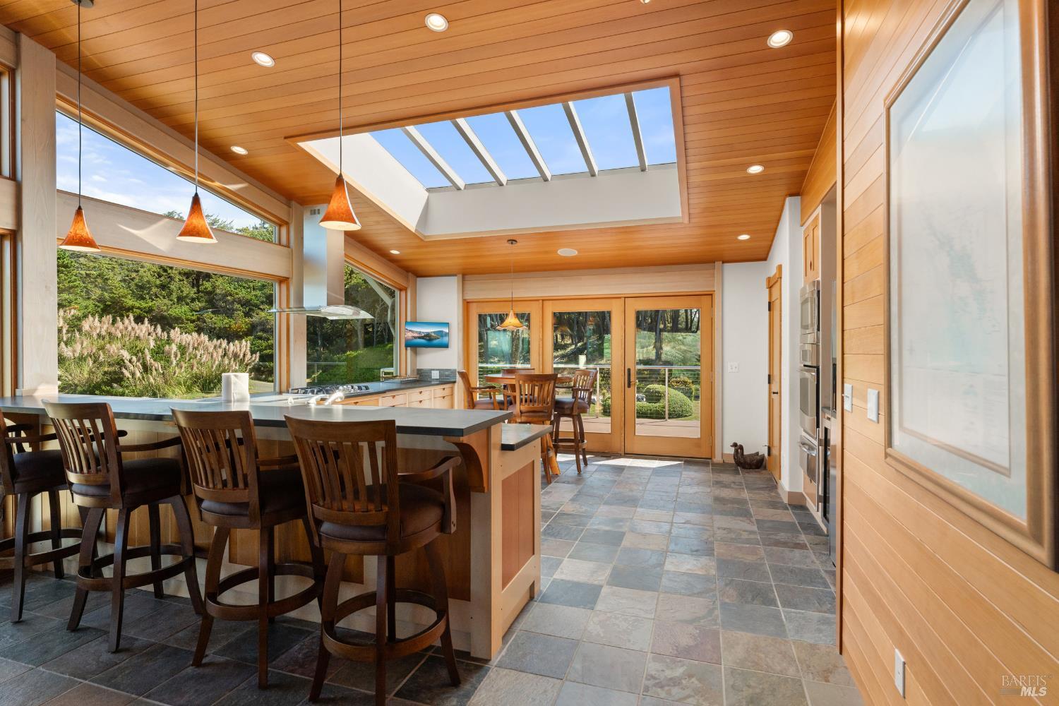 405 Island View Drive Smith River CA 95567