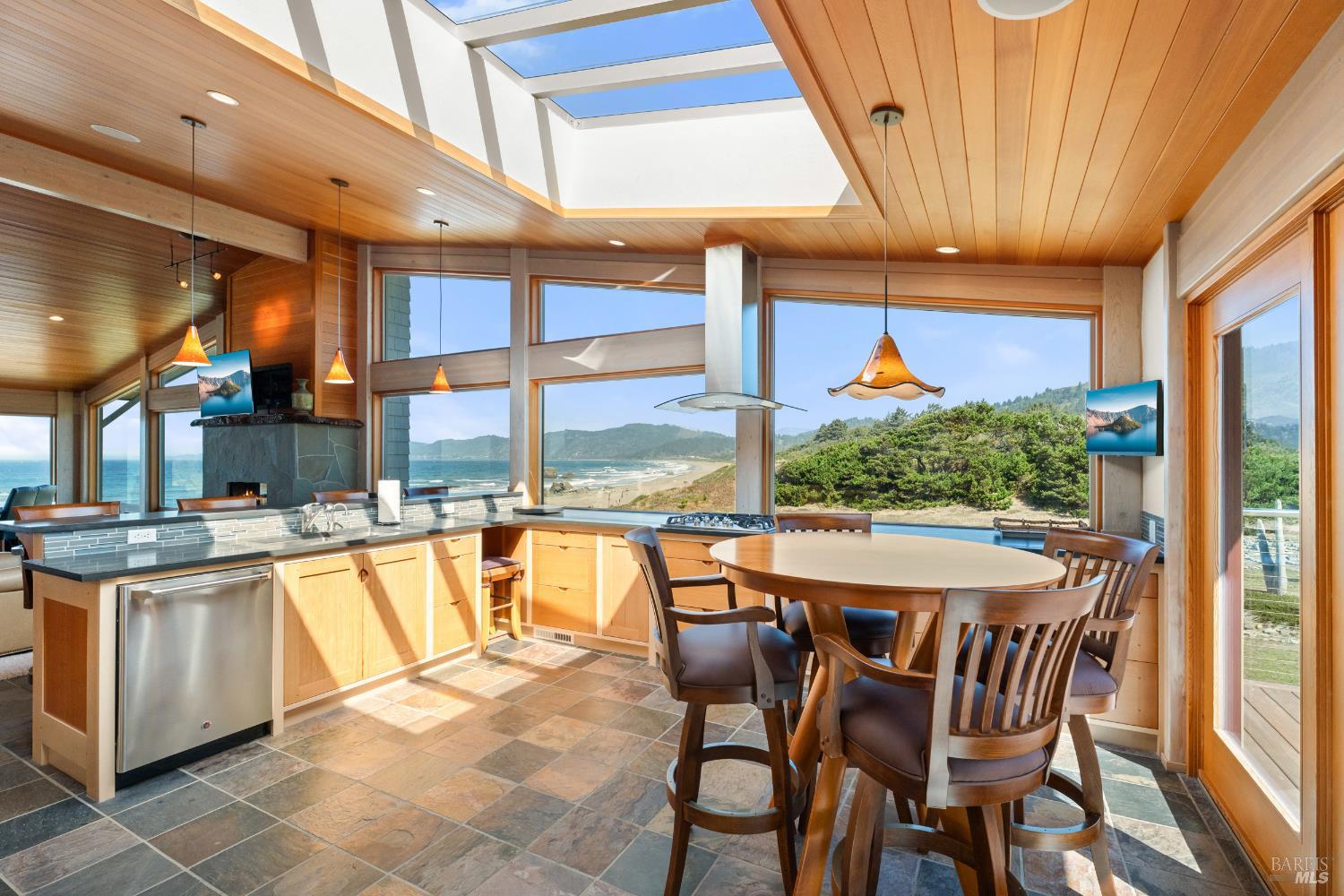 405 Island View Drive Smith River CA 95567