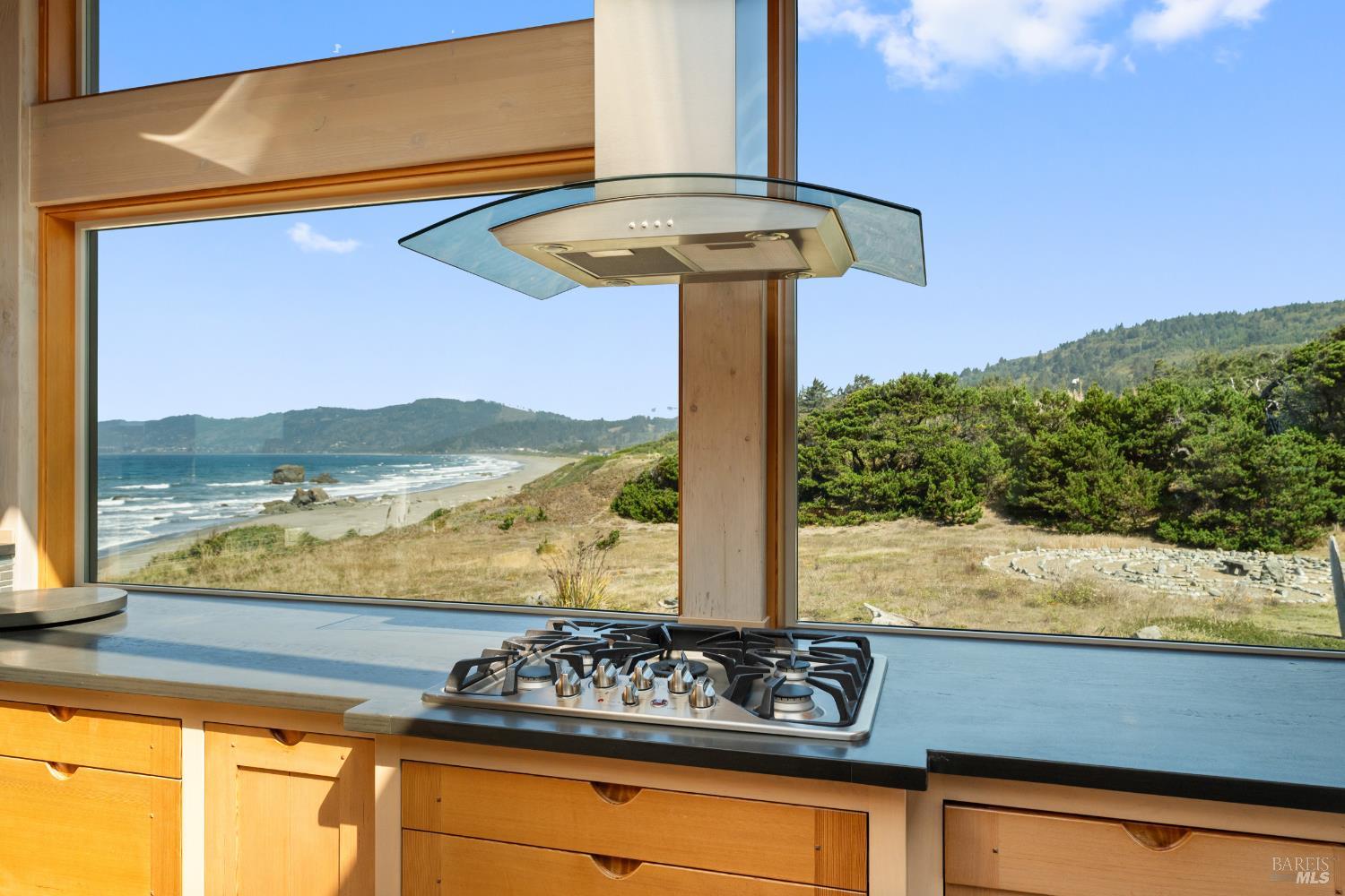 405 Island View Drive Smith River CA 95567
