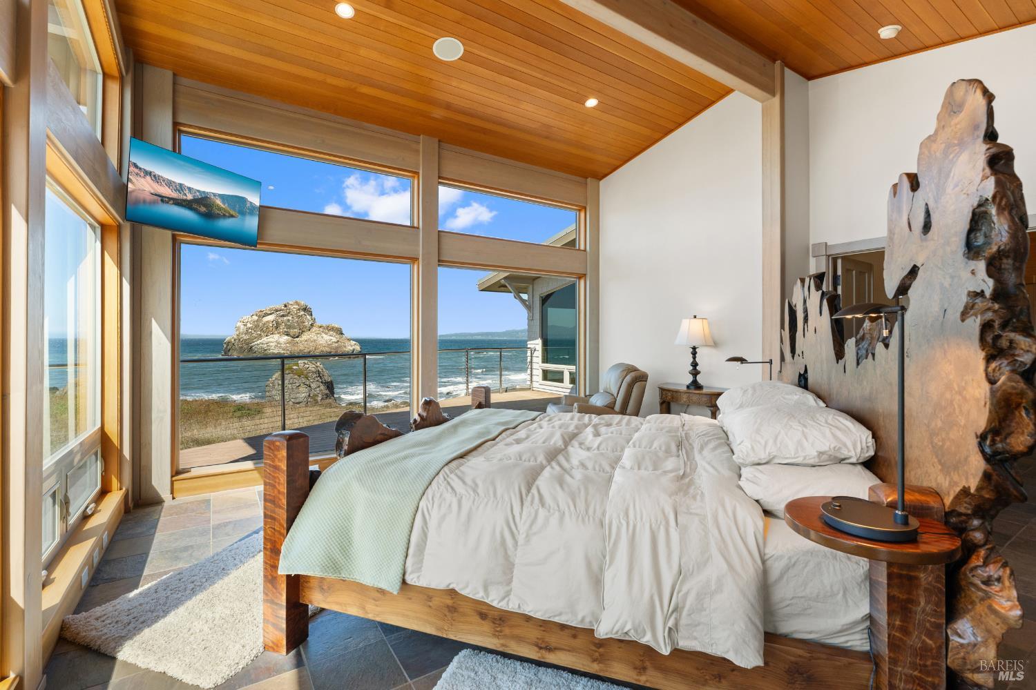 405 Island View Drive Smith River CA 95567