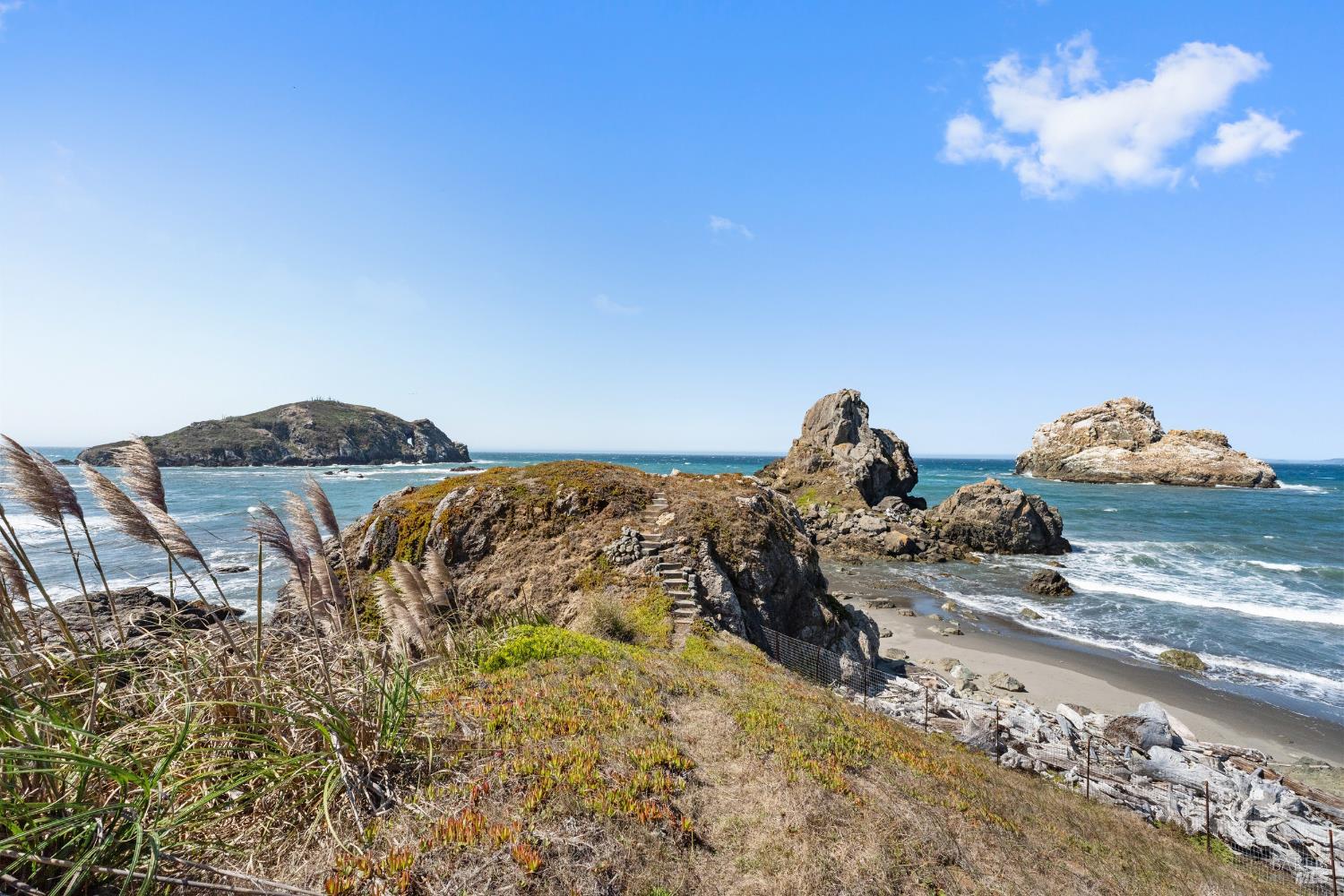405 Island View Drive Smith River CA 95567