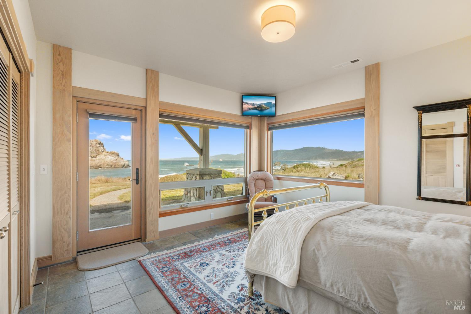 405 Island View Drive Smith River CA 95567