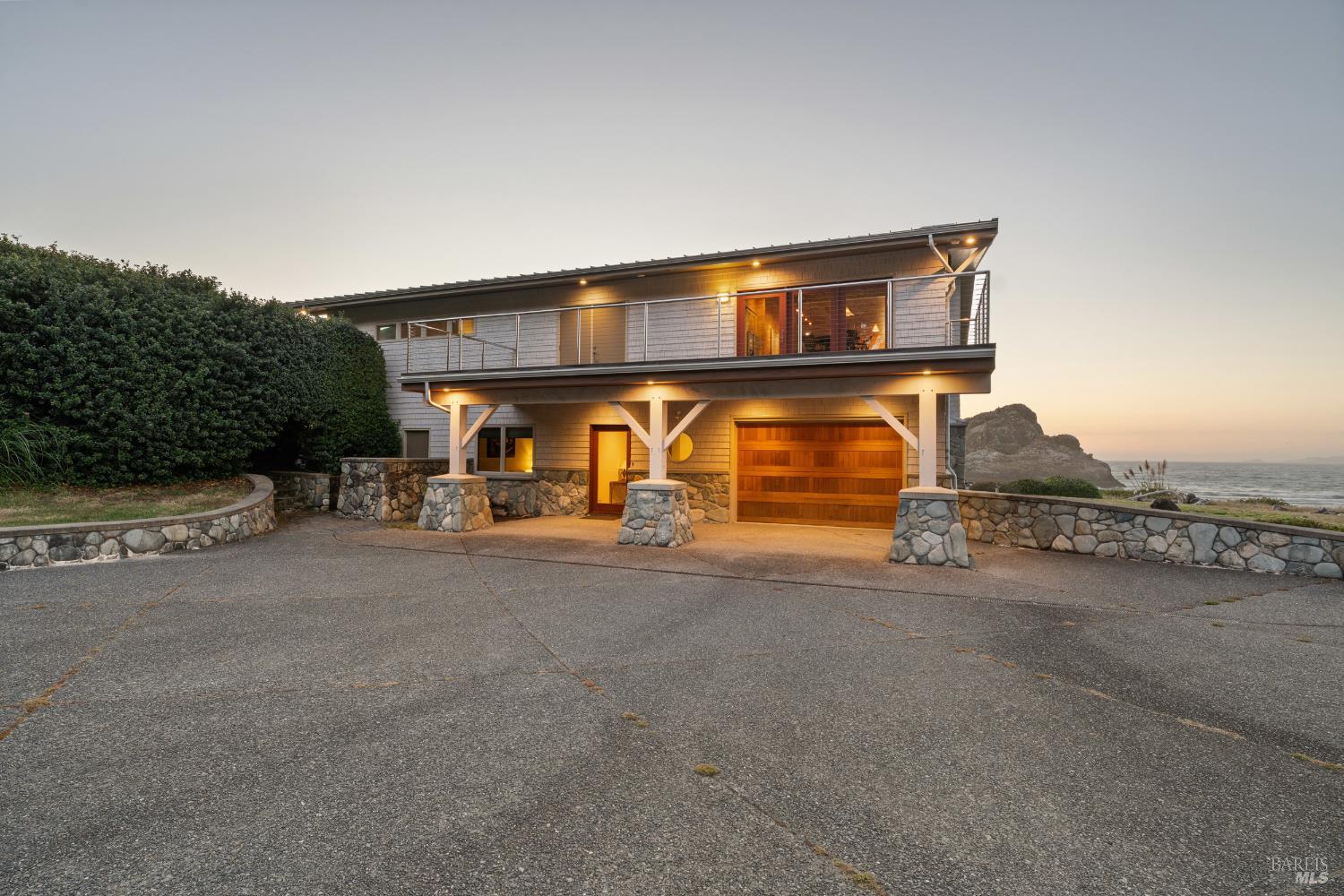 405 Island View Drive Smith River CA 95567