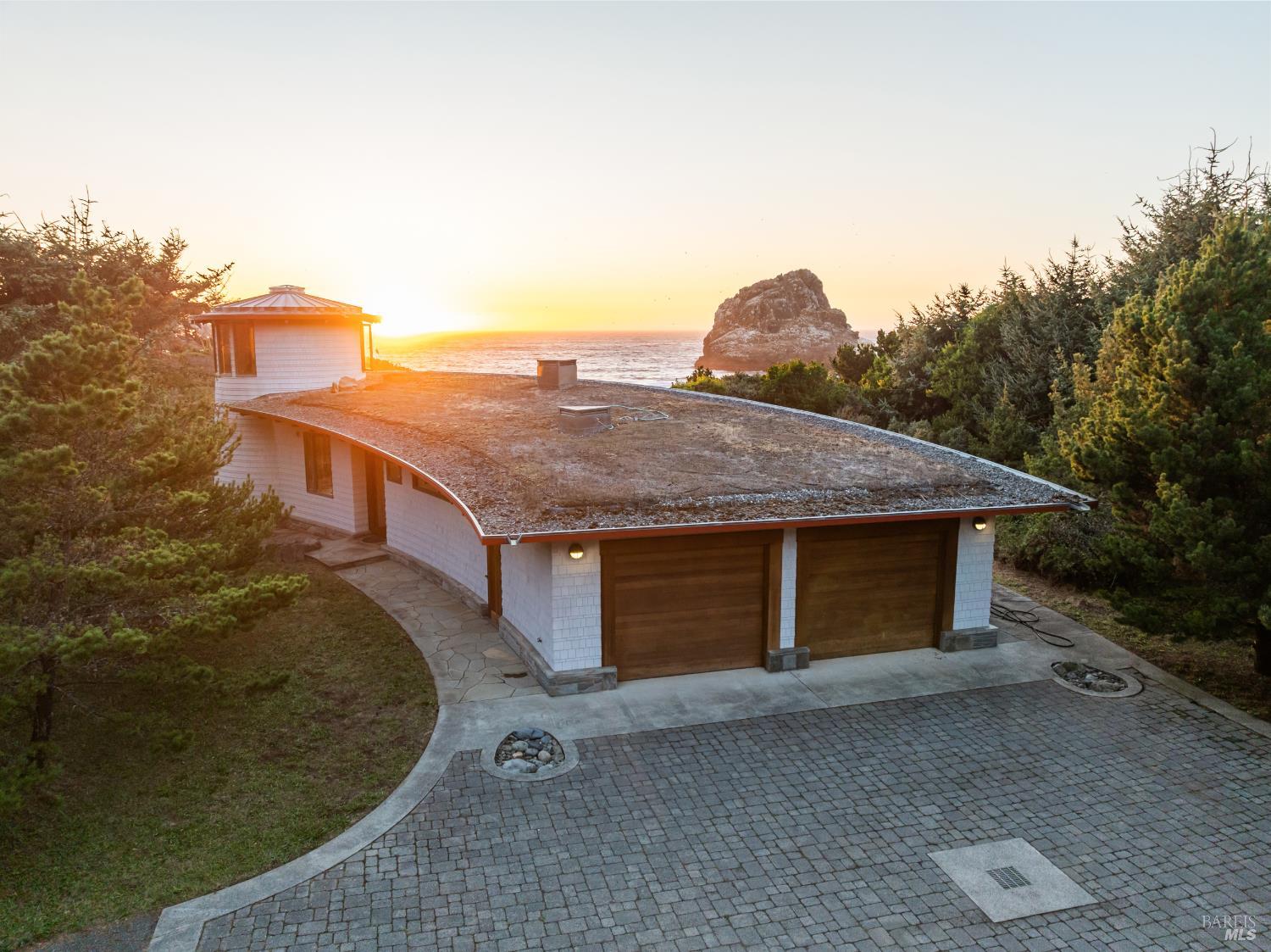 405 Island View Drive Smith River CA 95567