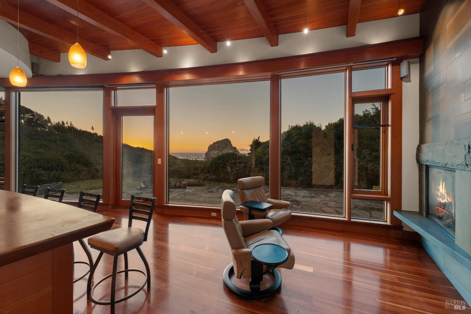 405 Island View Drive Smith River CA 95567