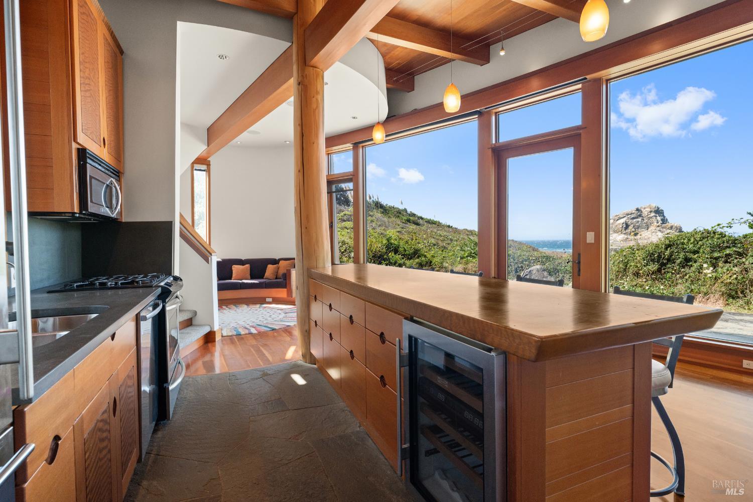 405 Island View Drive Smith River CA 95567