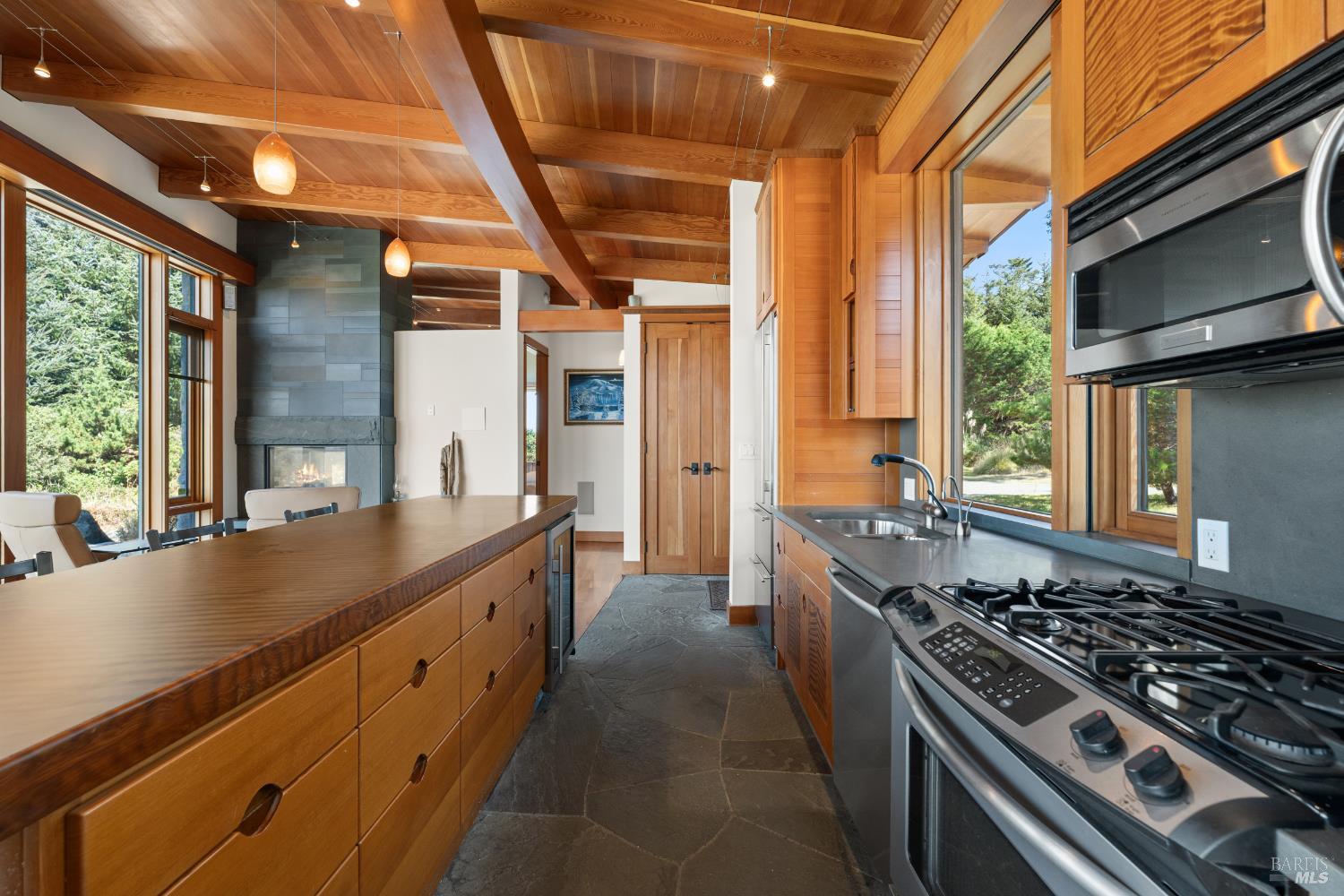 405 Island View Drive Smith River CA 95567