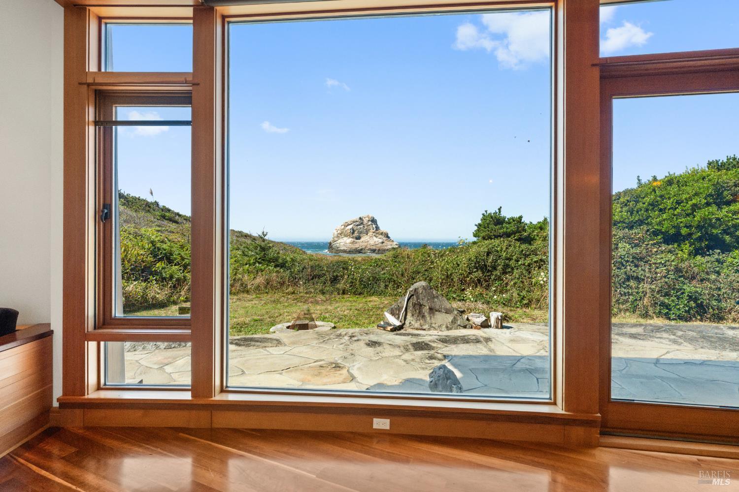 405 Island View Drive Smith River CA 95567