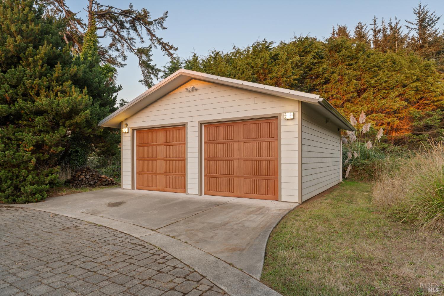 405 Island View Drive Smith River CA 95567