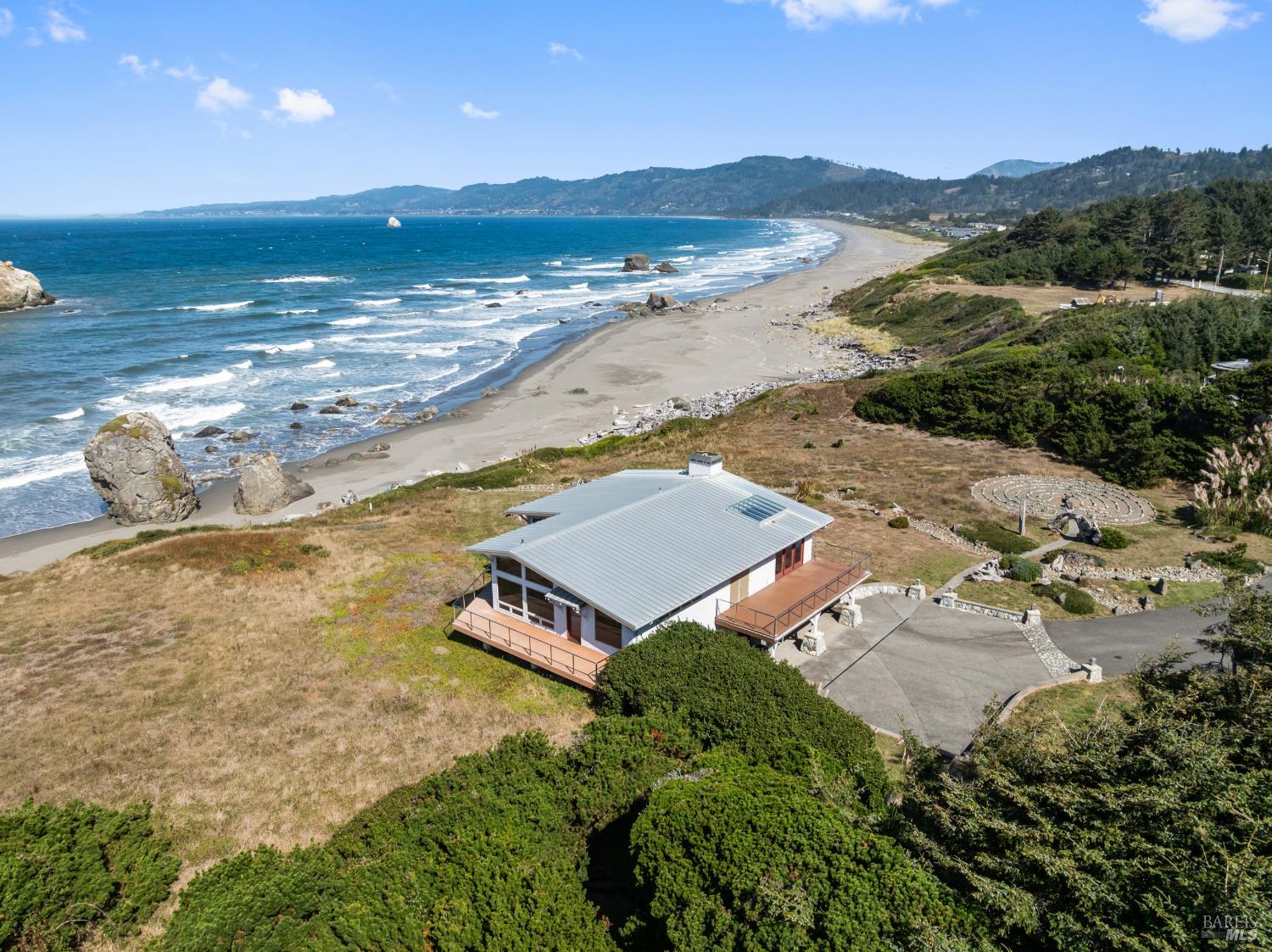 405 Island View Drive Smith River CA 95567