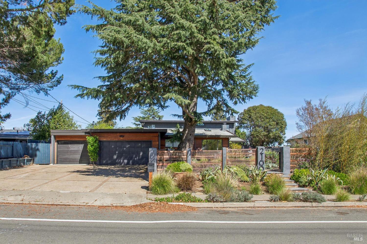 2100 Center Road Novato CA 94947