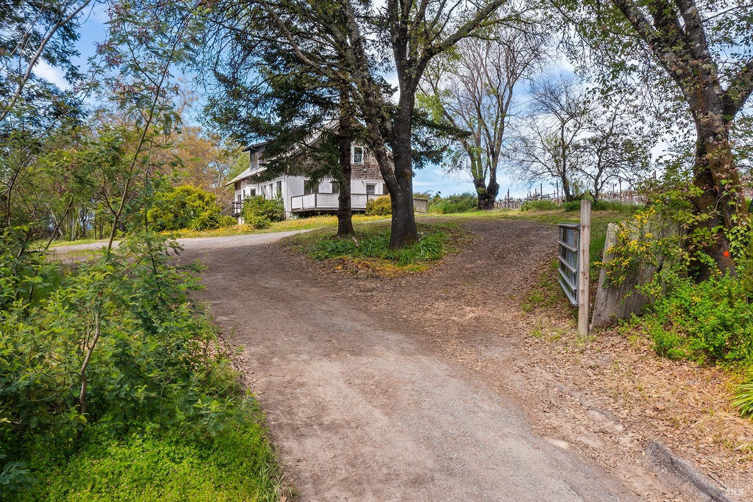 8876 Green Valley Road Sebastopol CA 95472