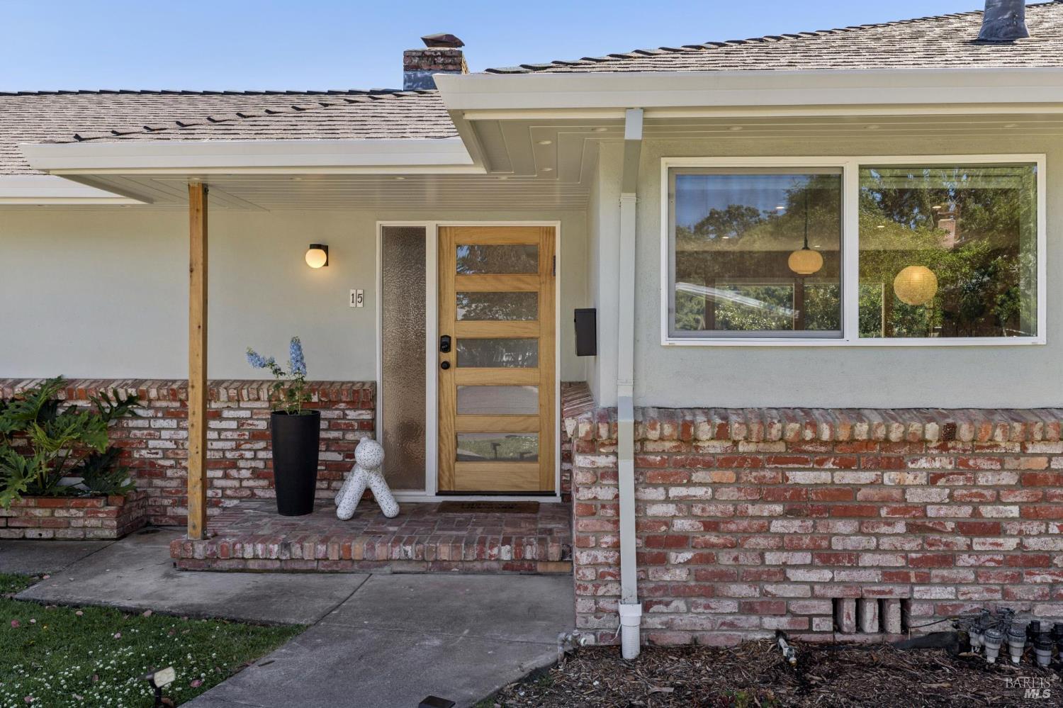 15 Brainerd Avenue Petaluma CA 94952