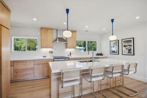 15 Brainerd Avenue Petaluma CA 94952
