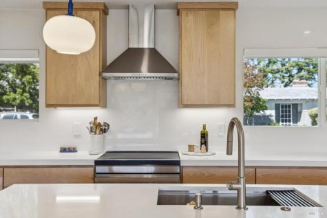 15 Brainerd Avenue Petaluma CA 94952