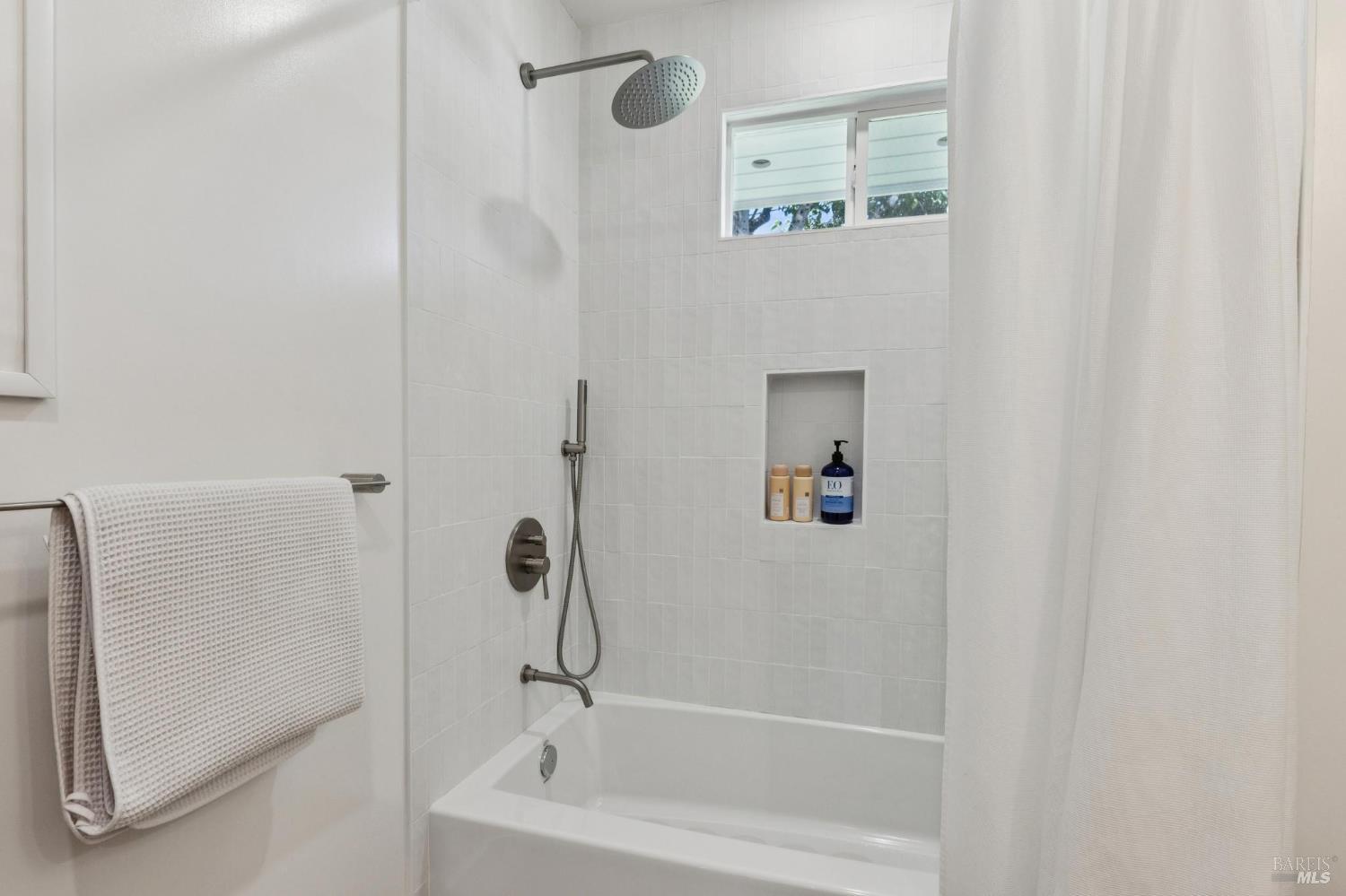 15 Brainerd Avenue Petaluma CA 94952