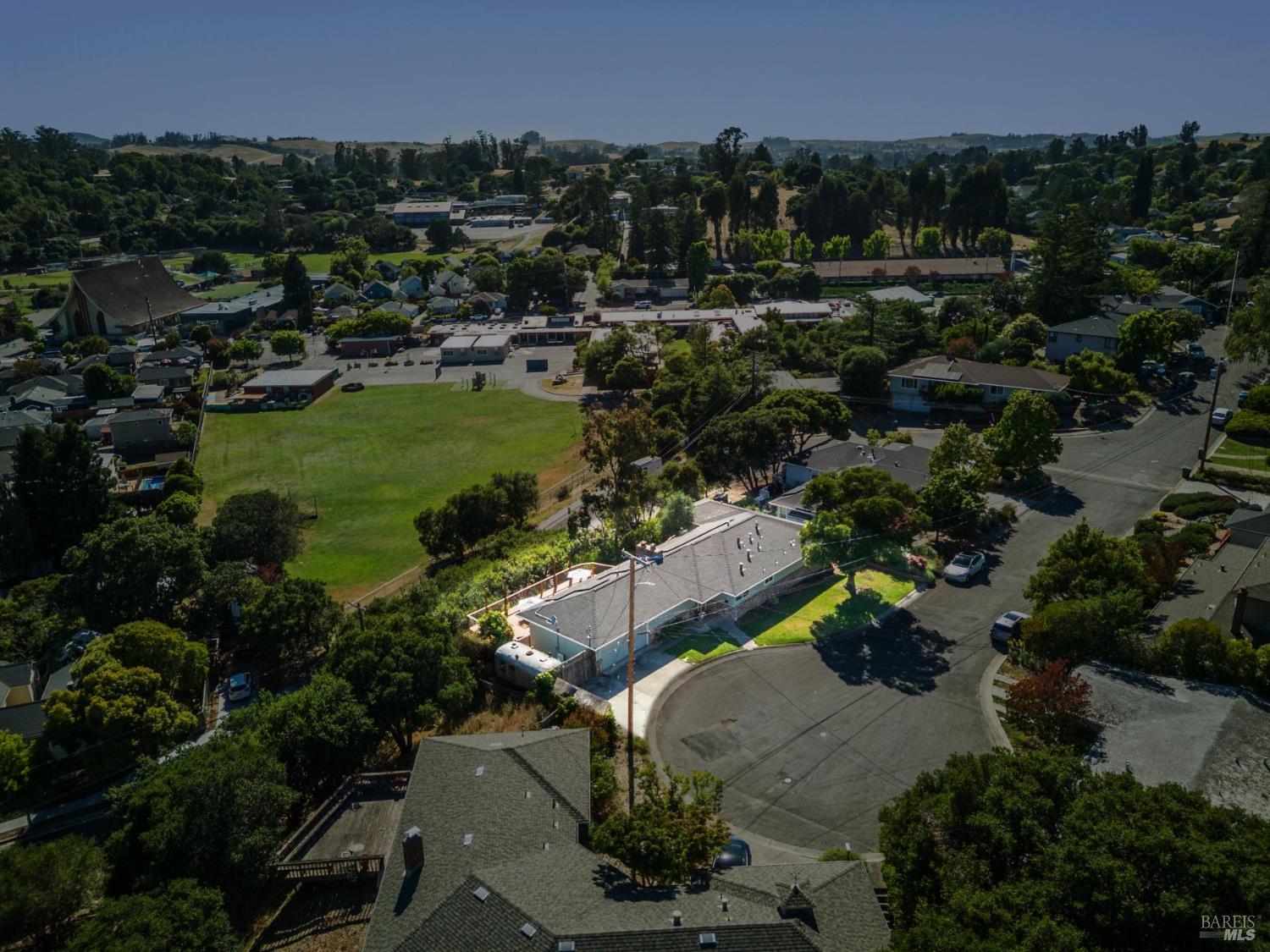 15 Brainerd Avenue Petaluma CA 94952