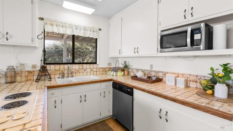 1104 Birch Drive Petaluma CA 94952