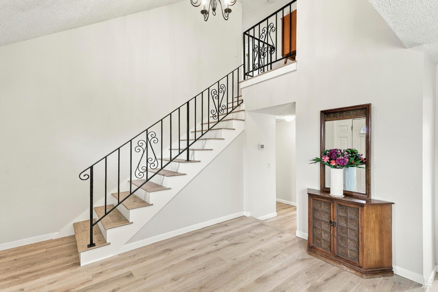 17 Eastside Circle Petaluma CA 94954