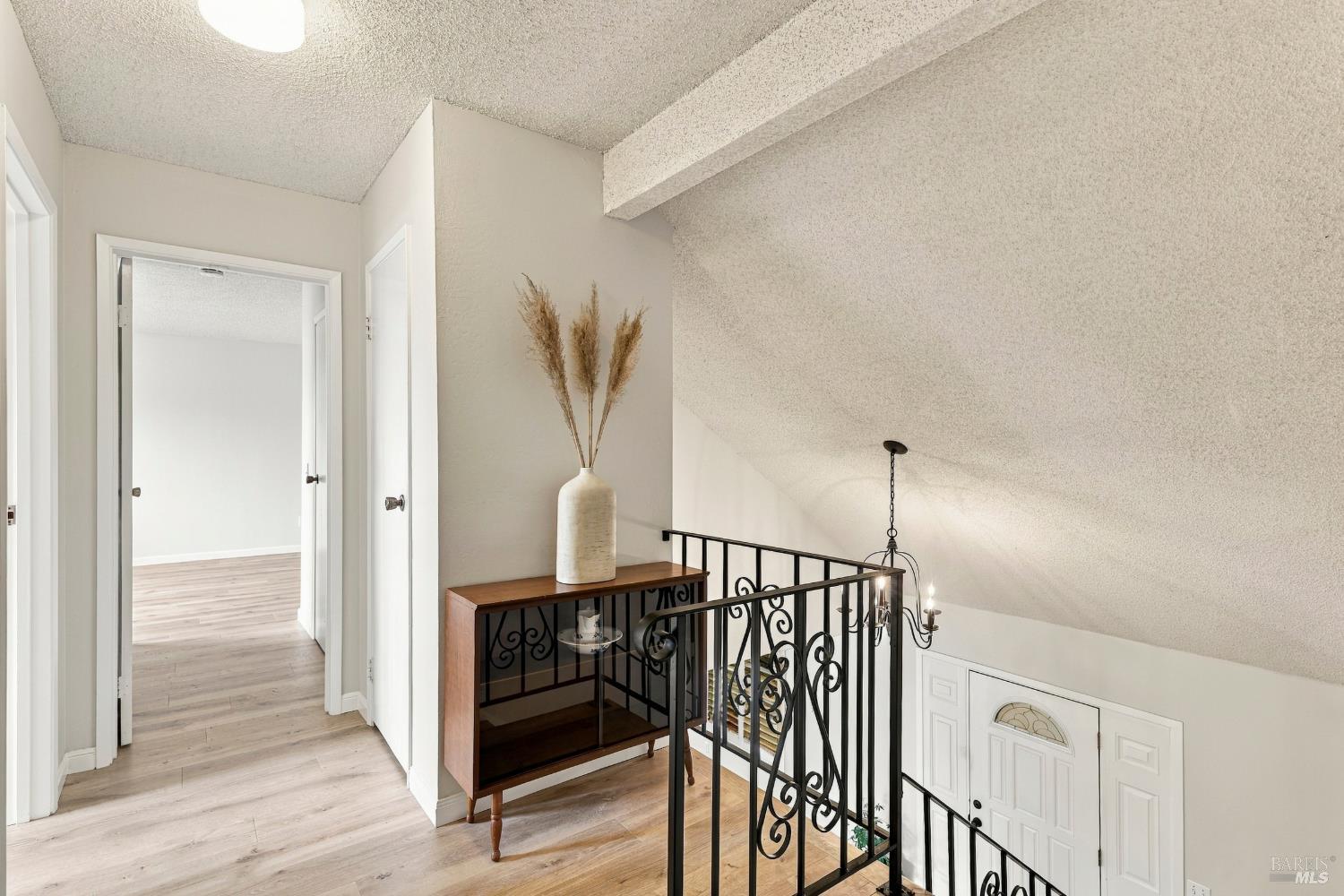 17 Eastside Circle Petaluma CA 94954