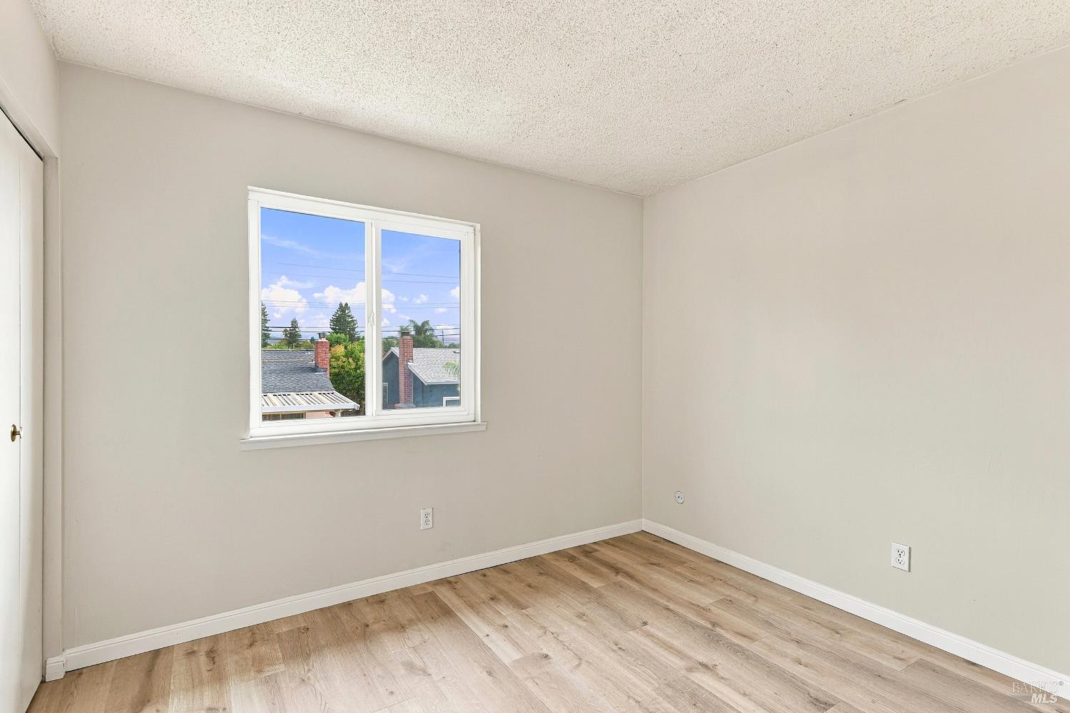 17 Eastside Circle Petaluma CA 94954