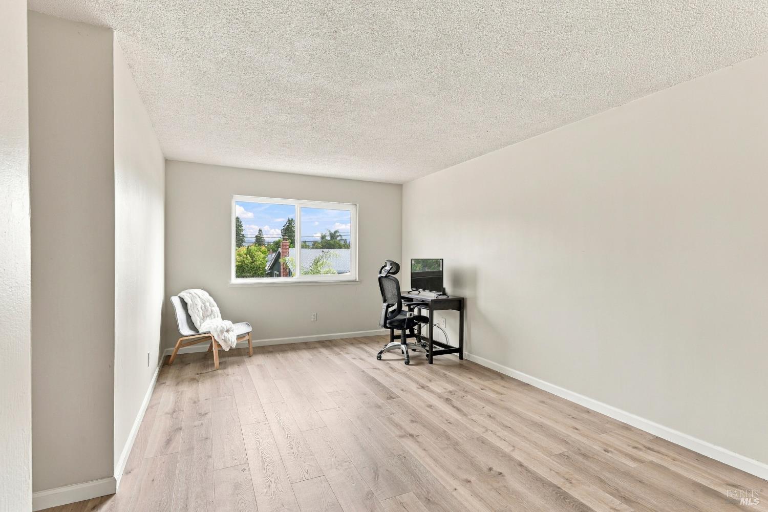 17 Eastside Circle Petaluma CA 94954