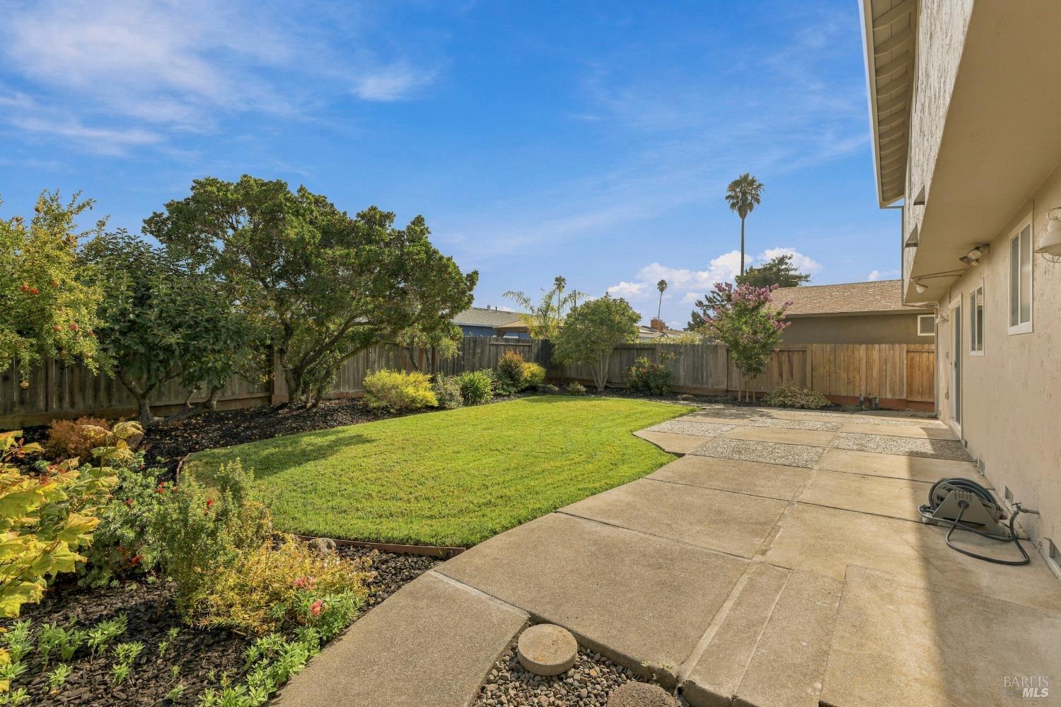 17 Eastside Circle Petaluma CA 94954