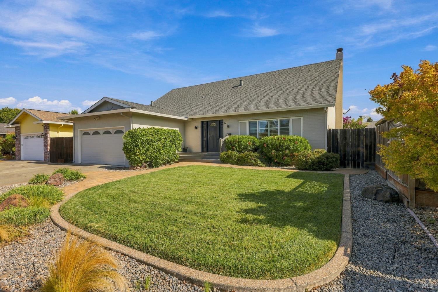 17 Eastside Circle Petaluma CA 94954