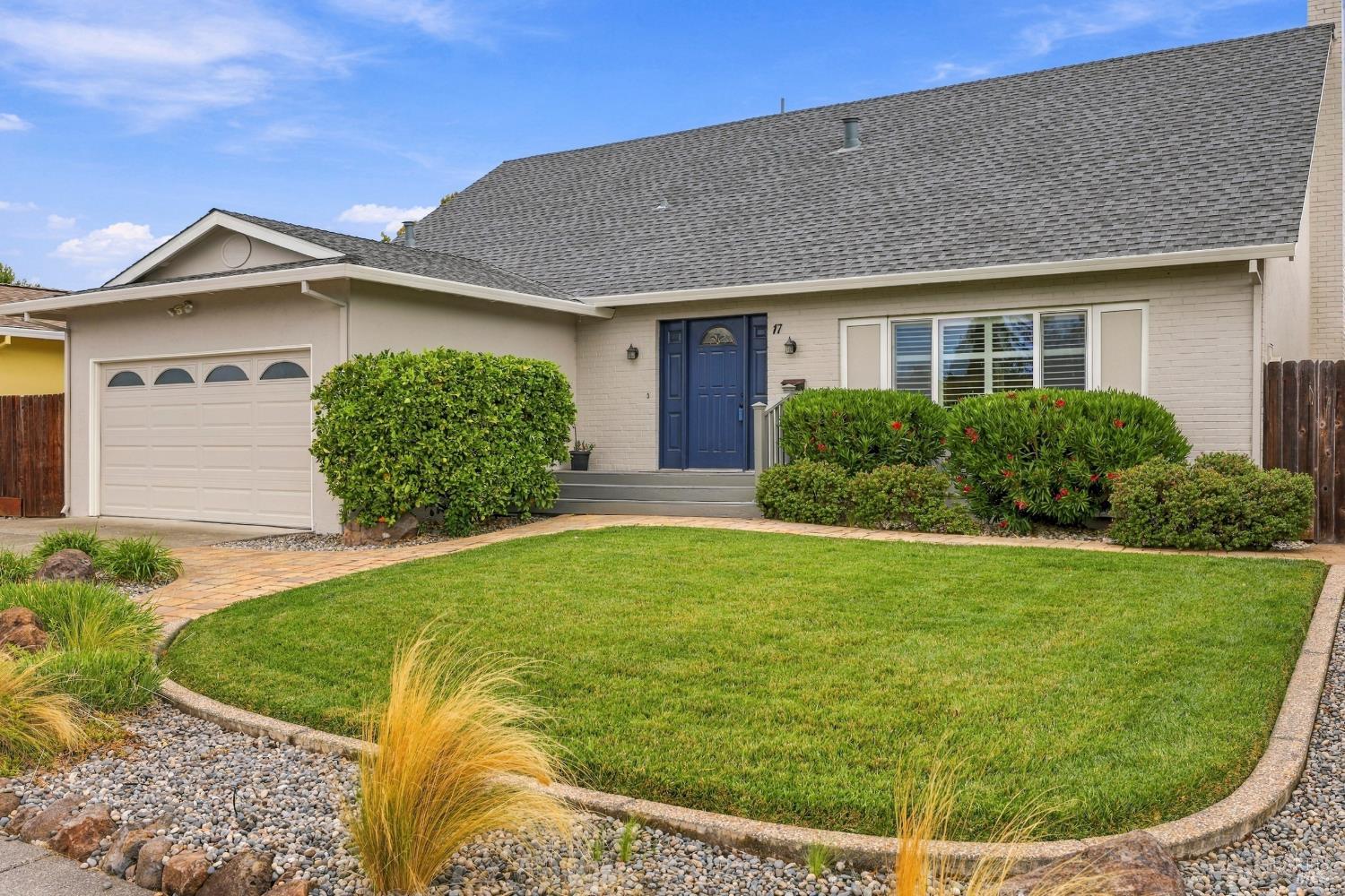 17 Eastside Circle Petaluma CA 94954