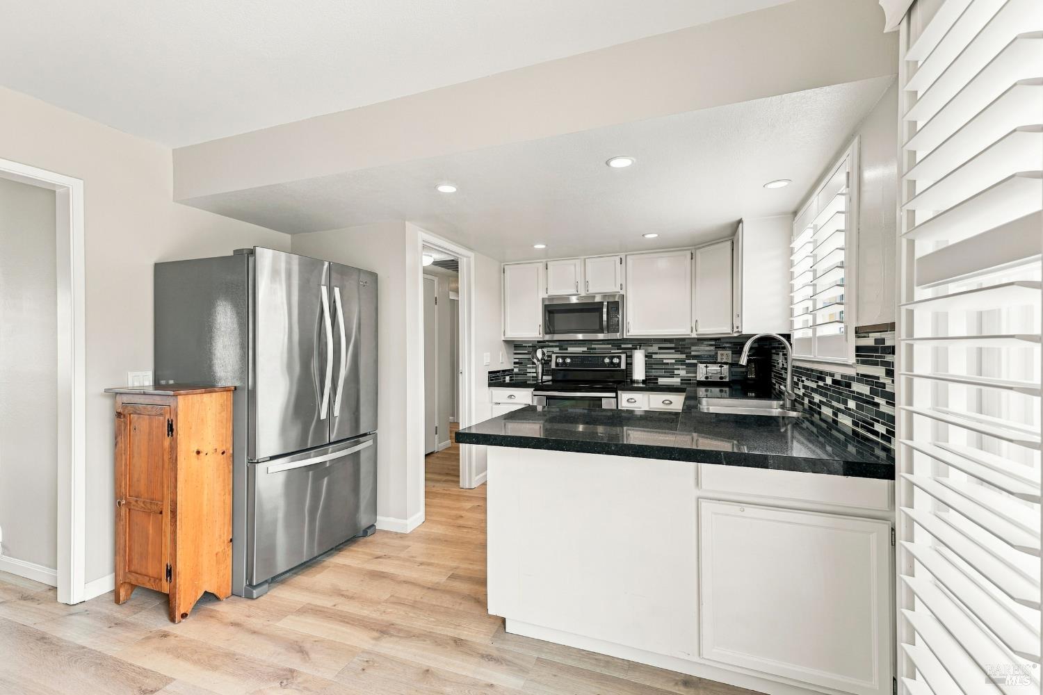 17 Eastside Circle Petaluma CA 94954