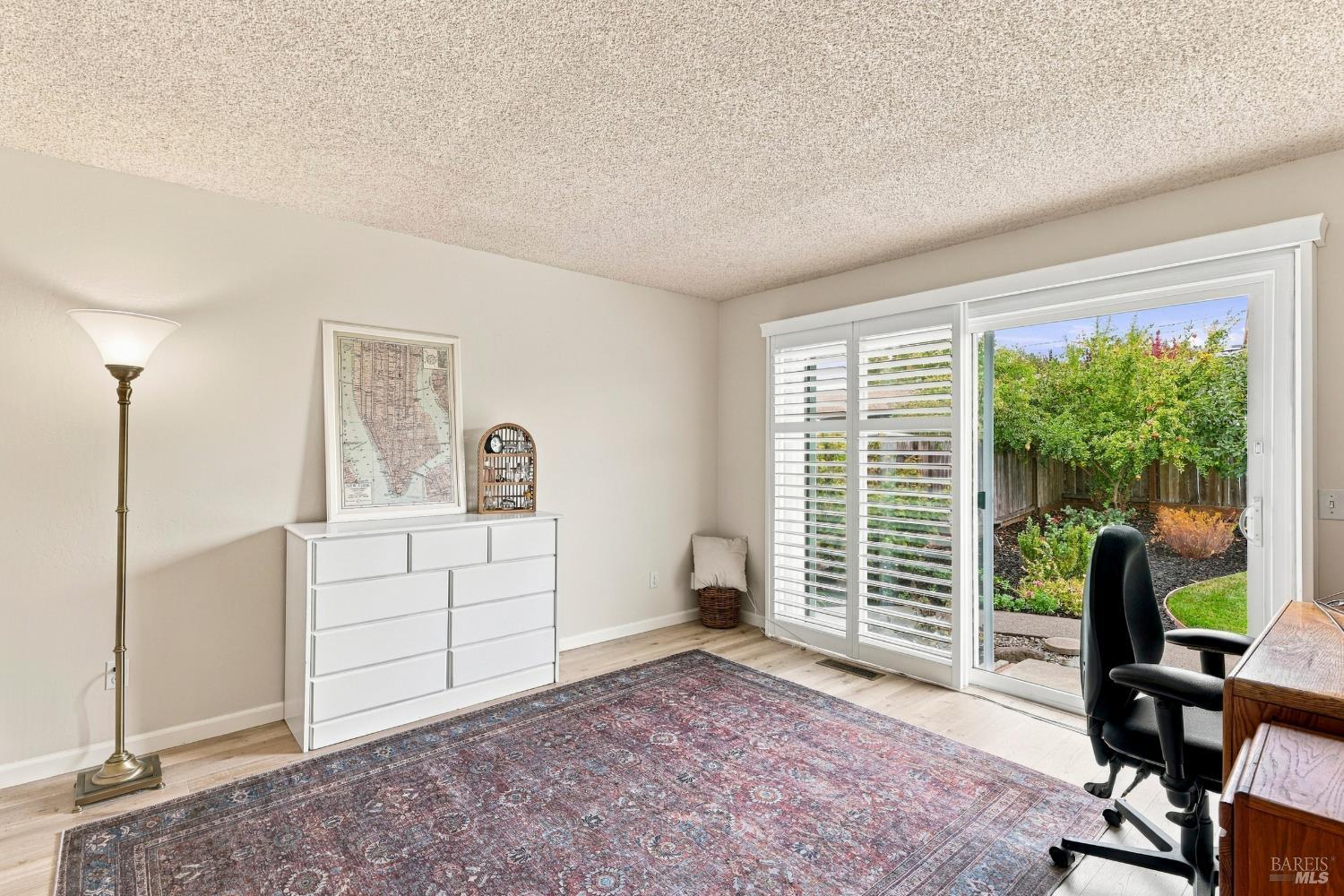 17 Eastside Circle Petaluma CA 94954