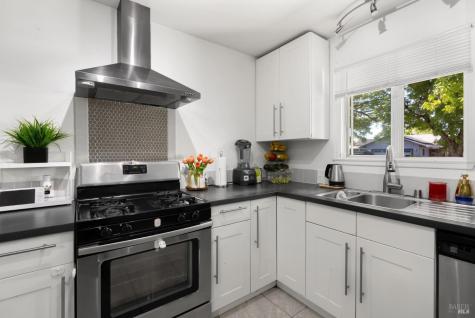 1558 W 3rd Street Santa Rosa CA 95401