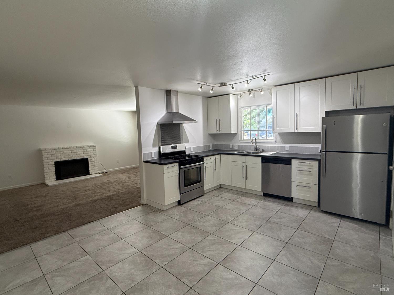 1558 W 3rd Street Santa Rosa CA 95401