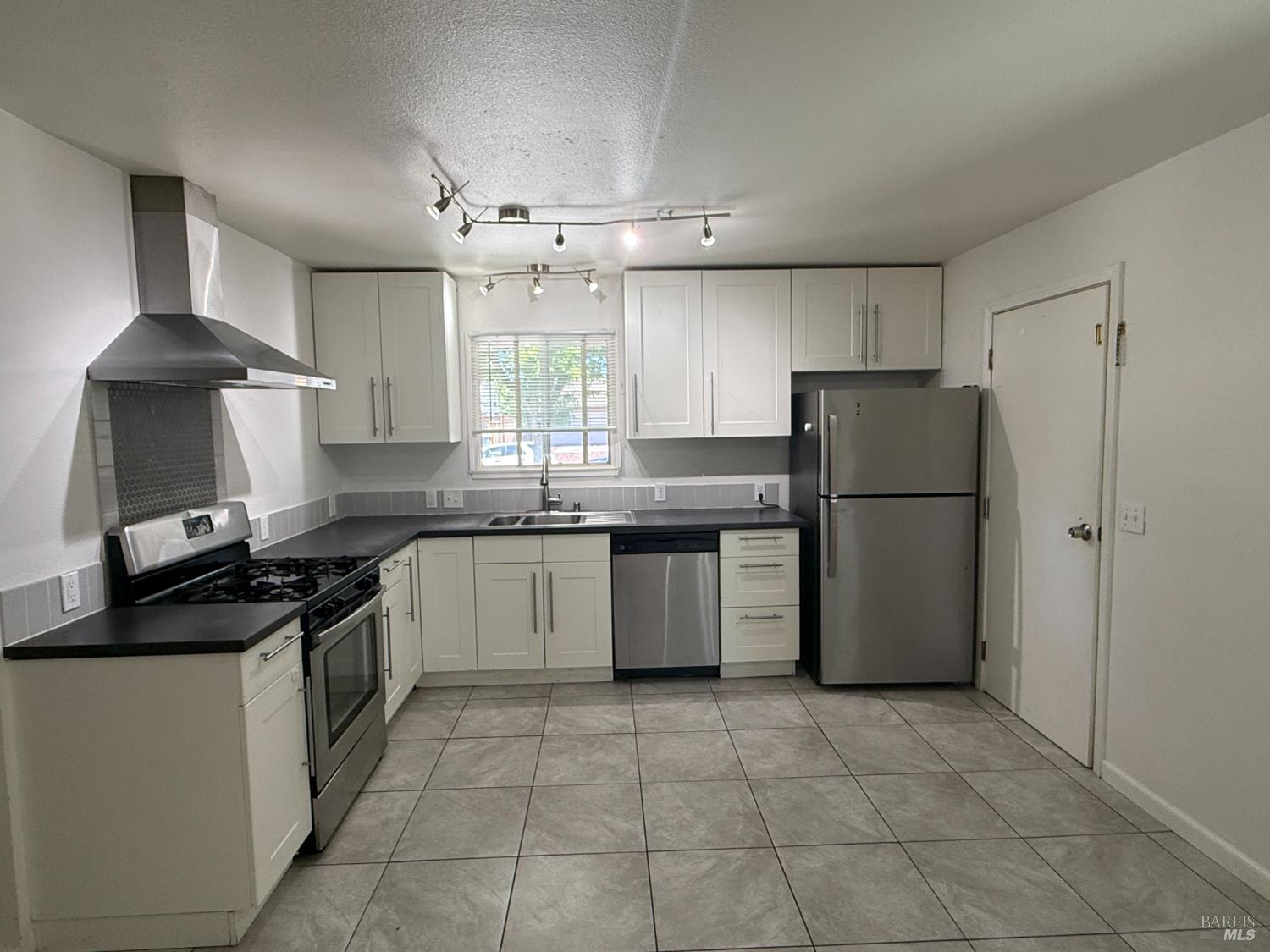 1558 W 3rd Street Santa Rosa CA 95401