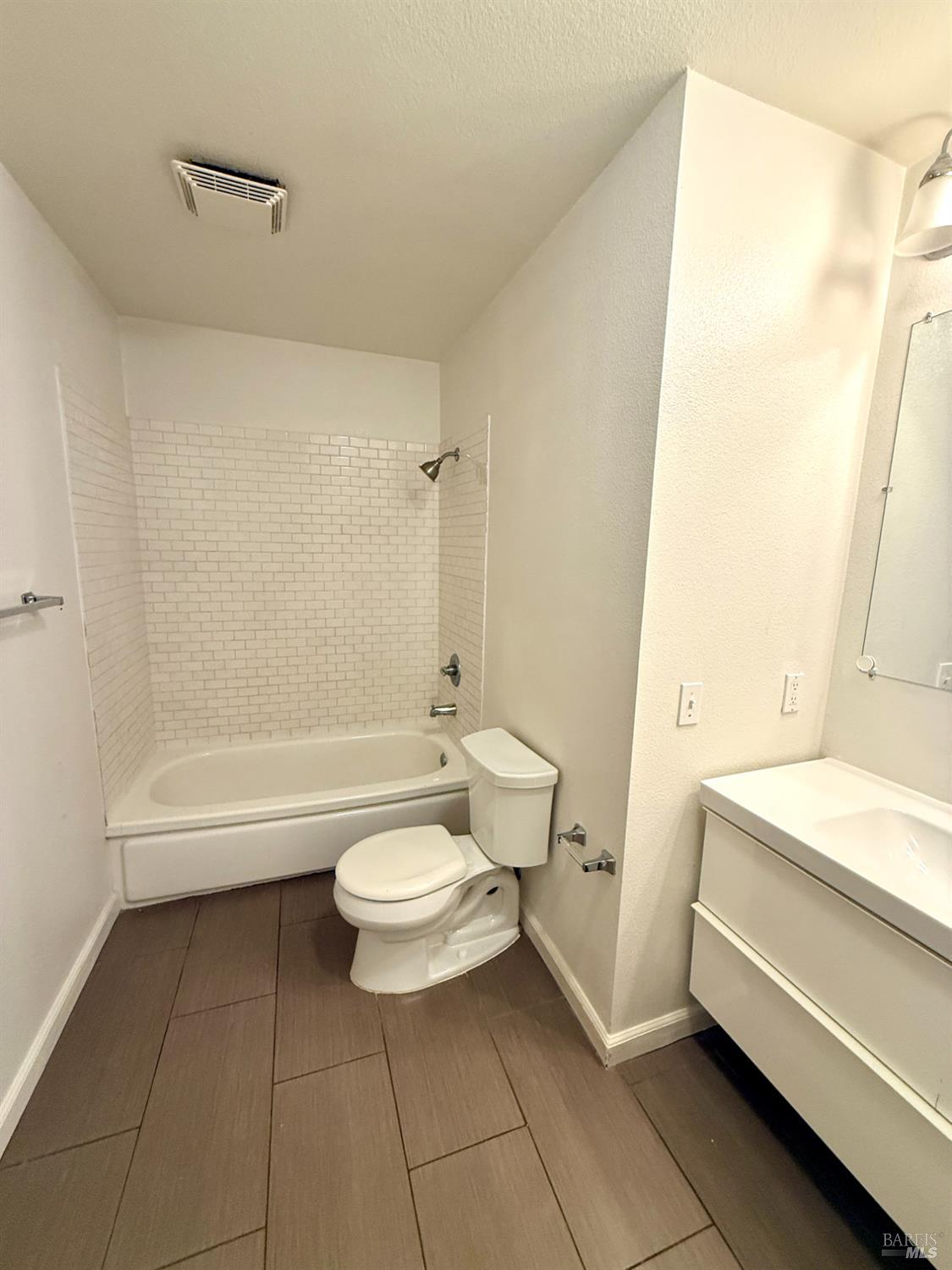 1558 W 3rd Street Santa Rosa CA 95401
