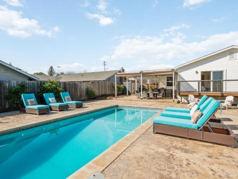 528 Sanns Lane Healdsburg CA 95448