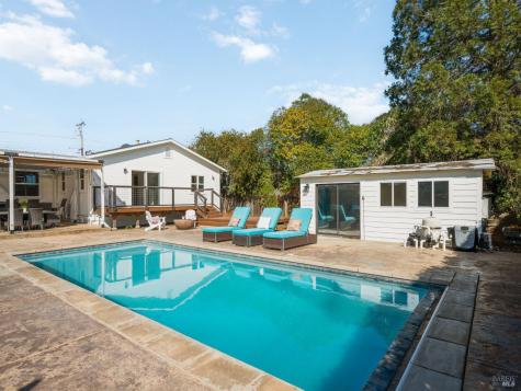 528 Sanns Lane Healdsburg CA 95448