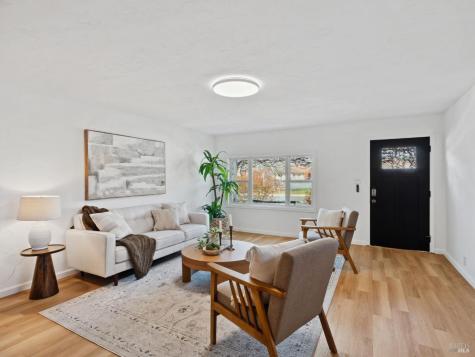 528 Sanns Lane Healdsburg CA 95448