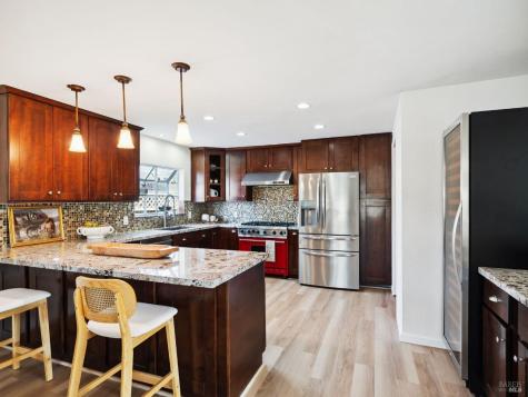 528 Sanns Lane Healdsburg CA 95448