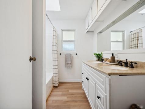 528 Sanns Lane Healdsburg CA 95448