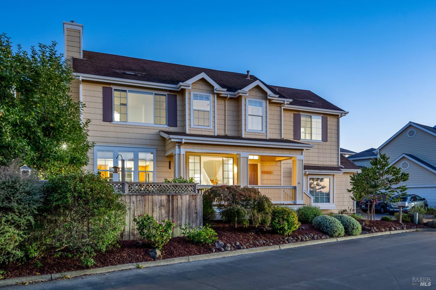1073 Warren Drive Petaluma CA 94952