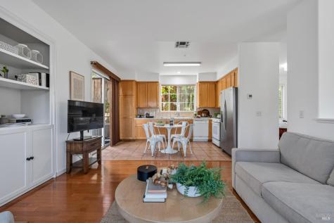 1073 Warren Drive Petaluma CA 94952