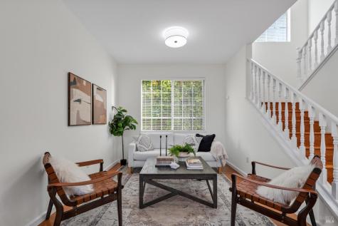 1073 Warren Drive Petaluma CA 94952