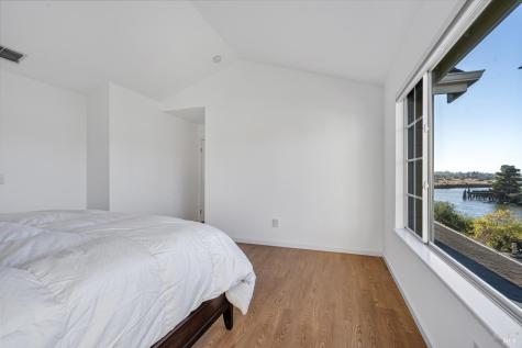 1073 Warren Drive Petaluma CA 94952