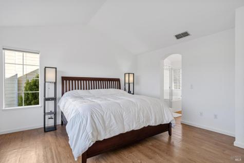 1073 Warren Drive Petaluma CA 94952