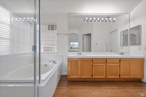 1073 Warren Drive Petaluma CA 94952
