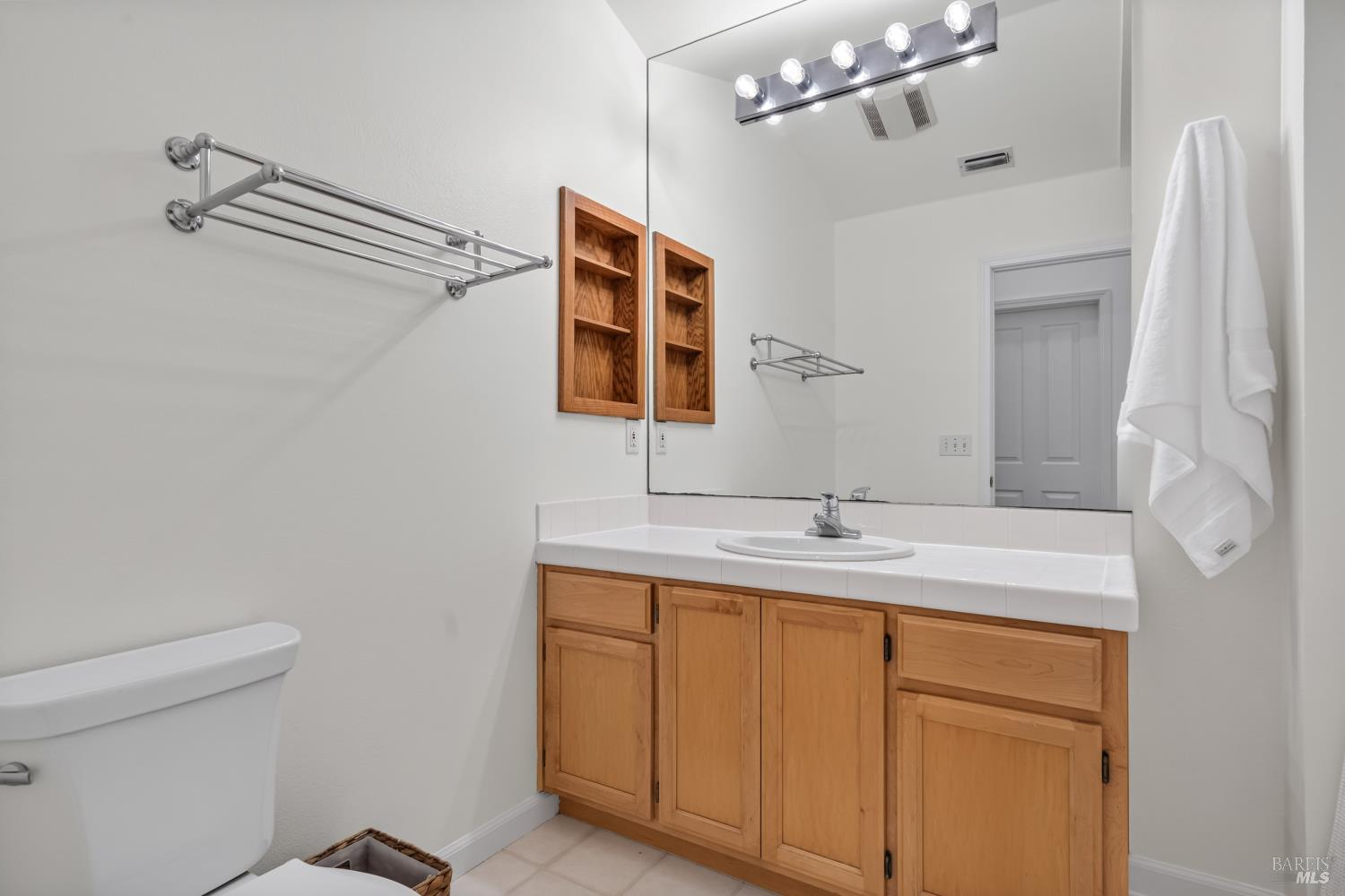 1073 Warren Drive Petaluma CA 94952