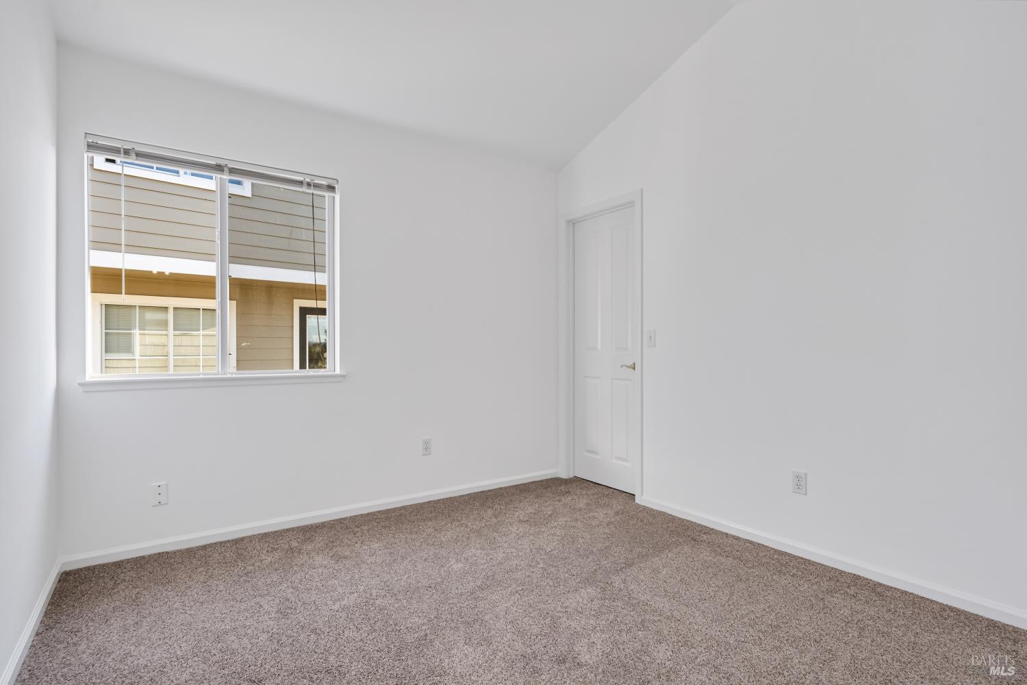 1073 Warren Drive Petaluma CA 94952